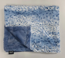 Load image into Gallery viewer, Cibrian Sky Minky Blanket
